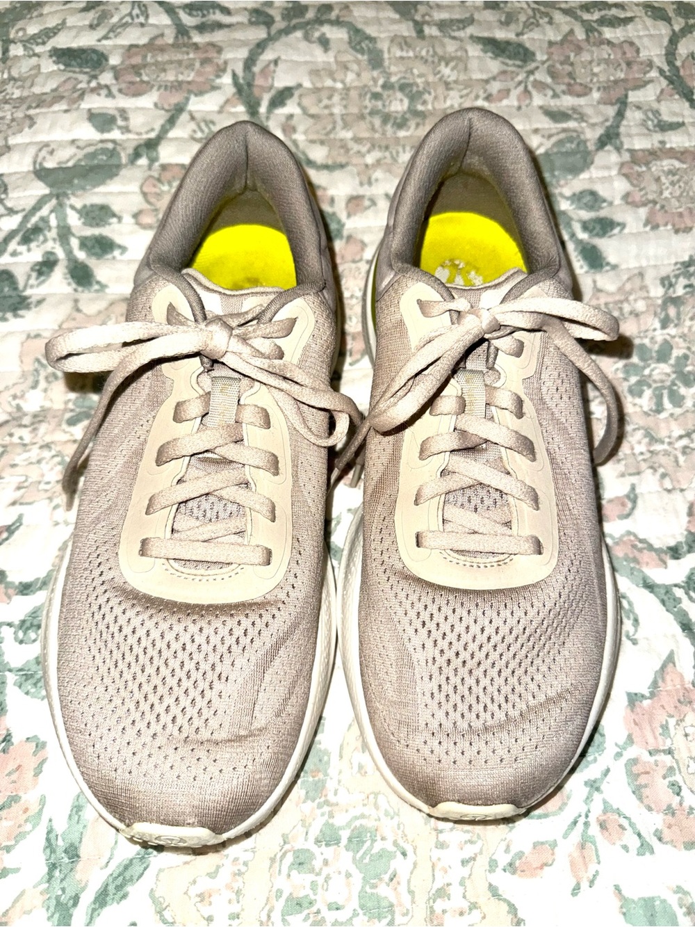 Lululemon Men’s Beyondfeel Running Shoes Taupe Gray Size 9.5